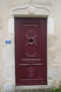 Celle l'Evescault, maison 5, rue Renaudette, détail de la porte d'entrée.
