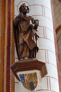 Chauvigny, collegiale Saint-Pierre, console armoriée.