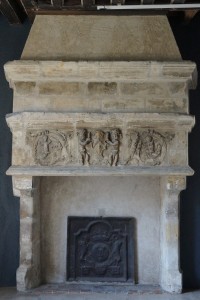 Cheminée aux armes de Balue, Poitiers, Musée Sainte-Croix.