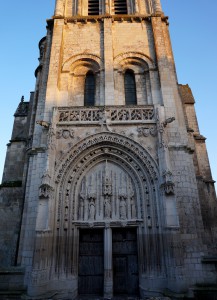 Eglise Saine-Radegonde, Poitiers, façade ouest, portail.