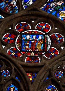 Eglise Sainte-Radegonde, Poitiers, mur gouttereau nord, deuxième baie, détail de Alphonse de Poitiersen compagnie de deux autres personnages
