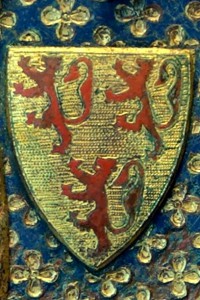 Plaque funéraire de Guy de Meyos. Paris, Musée du Louvre (inv. OA 7495) (de la Commanderie de Civray), détail de l'armoirie de Guy de Meyos.