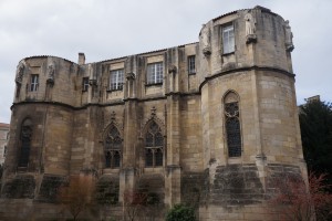 Palais des comtes, tour Maubergeon, façade méridionale avec cycle de statues.