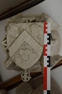 Clef-de-voute aux armes des Gazeau. Poitiers, réserves du Musée Sainte-Croix (de l'église Sainte-Opportune).