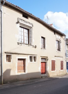 Maison début XVIe siècle. Sanxay, 15 grand'rue.
