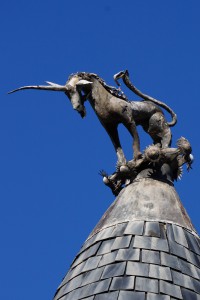 Licorne. Poitiers, Hotel Fumé, Poitiers, toit de la tour du logis.