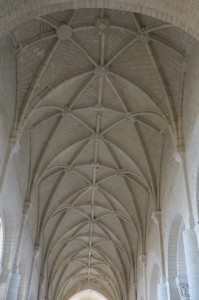 Saint-Jouin-de-Marnes, église abbatiale, voûtes de la nef (du chevet vers le mur pignon ouest)