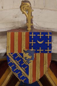 Armoirie de Pierre d'Amboise, évêque de Poitiers. Dissay, église Saint-Pierre-et-Saint-Paul.